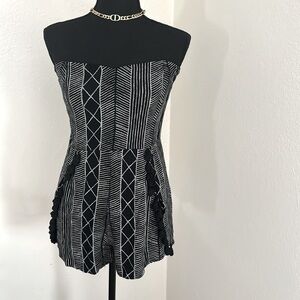 Amuse Society Black & White Printed Romper